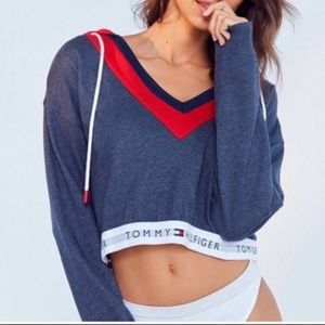 Tommy Hilfiger Cropped Hoodie